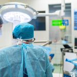 ¿El implante dental se mueve?